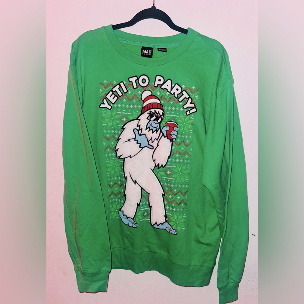 MAD ENGINE Ugly XMAS Sweater Men’s XL Green w/Fuzzy White Yeti Crewneck